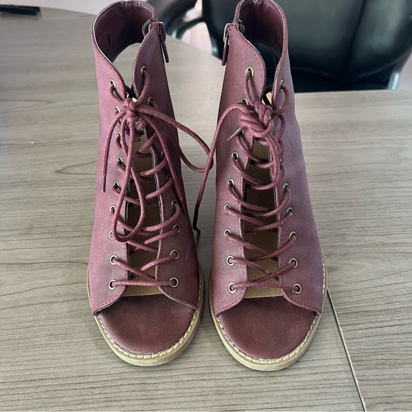 LIKE NEW Booties - Picture 3 of 8